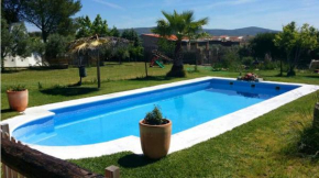 Paradise Villa in Mirandilla with Pool and Jacuzzi